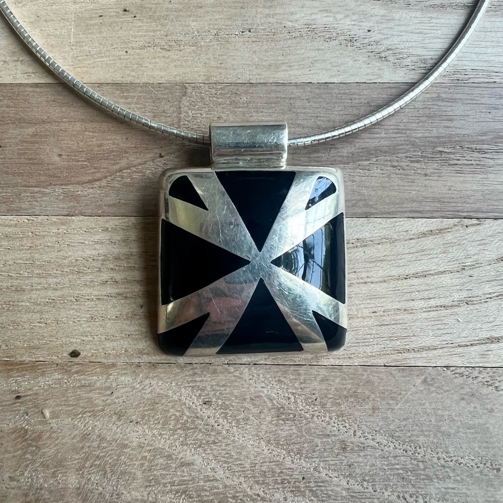 Vintage southwestern style Taxco 925 Sterling silver pendant necklace